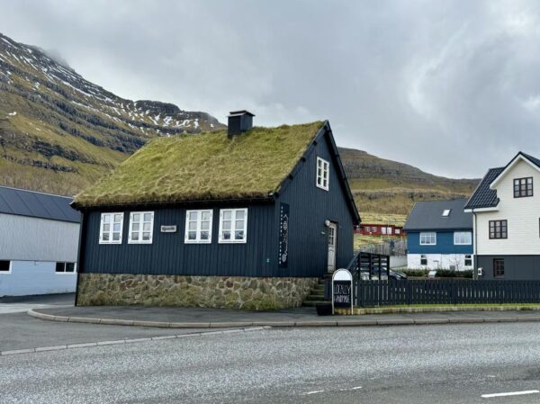 Lávusarhús - Image 3